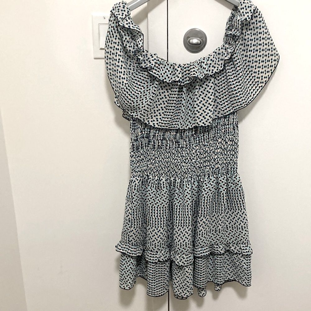 Parker Mini Dress in Geometric Print with Ruched Elasticized Waist. Size Medium